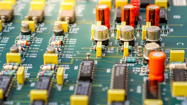 Closeup Elektronisch Bord Elektronisch Apparaat Geïntegreerde Schakeling Chip Achtergrond Computer — Stockfoto