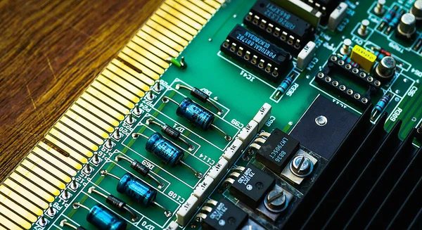 计算机电路Cpu芯片主板核心处理器电子设备 数据概念 技术人员和技术 — 图库照片