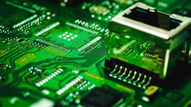 Elektronik devre kartını kapat