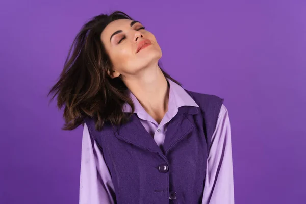 Young Woman Shirt Vest Purple Background Smiling Elated Mood Closed — Stockfoto