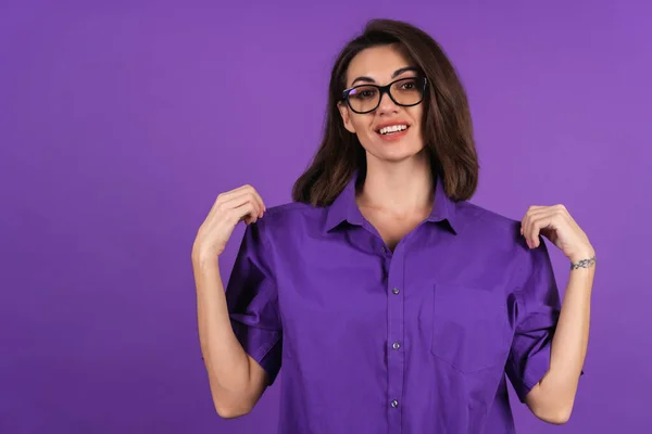 Young Woman Shirt Short Sleeves Purple Background Makeup Lipstick Her — Stockfoto