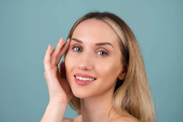 Close Beauty Portret Van Een Topless Vrouw Met Een Perfecte — Stockfoto