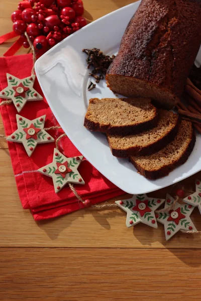 Acı tasvirleri, çeşitli baharatlı geleneksel ev yapımı Fransız bayramı pastası. Ballı Fransız pastası, tarçın, zencefil, karanfil, yıldız anason