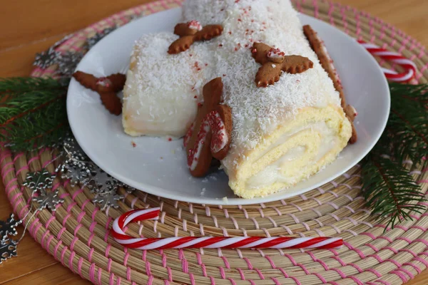 Traditional Christmas Cake Called Buche Noel Coconut Cream Chocolate Cookies — стоковое фото