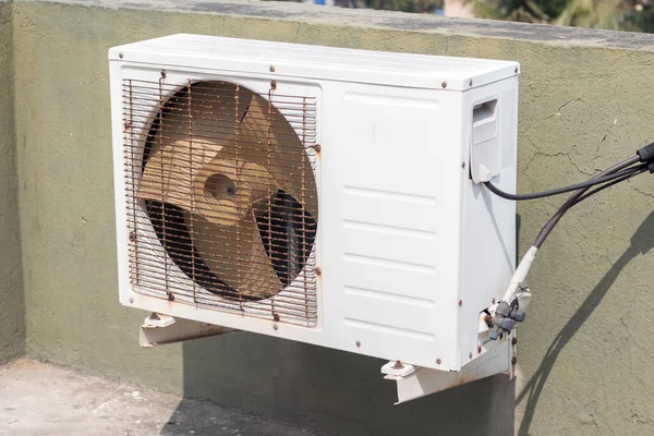 Ventilator Van Een Het Dak Aangesloten Airconditioner — Stockfoto