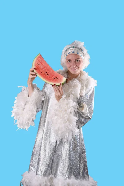 Schneemädchen Mit Einer Scheibe Wassermelone Die Über Ihren Ganzen Mund — Stockfoto