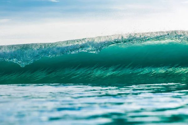 Atlantik Okyanusu Nda Ideal Sörf Dalgası Camsı Turkuaz Dalgalar Güneşli — Stok fotoğraf