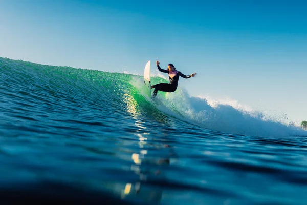 February 2022 Brazil Florianopolis Woman Surfing Morning Light Surfer Girl — Stock Photo, Image