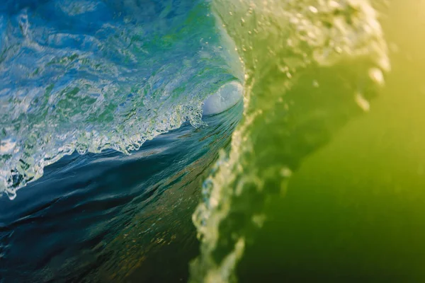 Surfar Inchado Com Tons Amarelos Oceano Onda Barril Com Luz — Fotografia de Stock