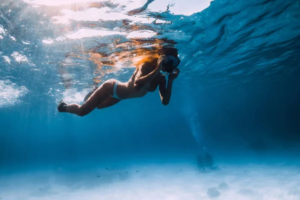 Young Sexy Woman Swim Fins Mask Blue Ocean Underwater View — 스톡 사진