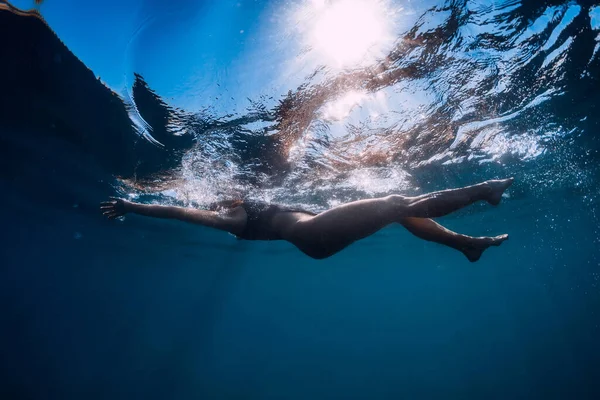 Girl Relaxing Surface Blue Ocean Undewater View Woman — Fotografia de Stock