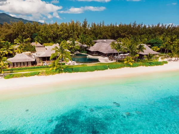 Luxusní Pláž Hotelovým Resortem Mauriciu Písečná Pláž Palmami Modrým Oceánem — Stock fotografie