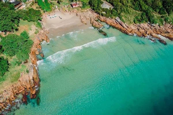 Beach Rocks Transparent Ocean Brazil Aerial View Tropical Beach Florianopolis — Foto de Stock