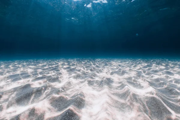 Transparent Blue Ocean Sandy Bottom Underwater West Australia — Fotografia de Stock