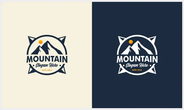 Einfaches Bergabzeichen Mit Sonne Und Kompass Konzept Logo Design Vorlage — Stockvektor