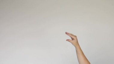 El gösterimi bla bla bla jest, çok konuşma, dedikodu işareti beyaz arkaplan üzerinde fotokopi alanı veya metin 4k