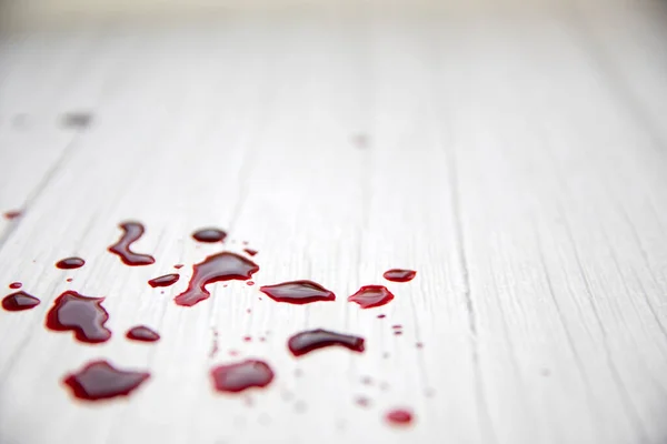 Manchas Sangue Fundo Madeira Branco Sangue Gotejado Respingo Com Espaço — Fotografia de Stock
