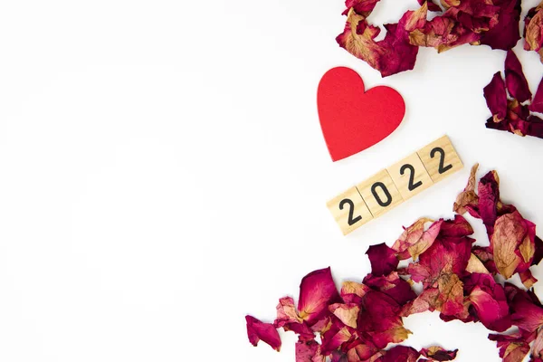 Rose Petals Forma 2022 Conceito Ano Novo Isolado Espaço Cópia — Fotografia de Stock