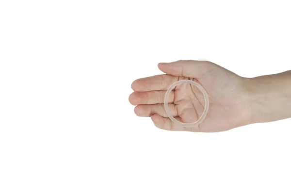 Anel Controle Natalidade Uma Mão Mulheres Isolada Fundo Branco Anel — Fotografia de Stock