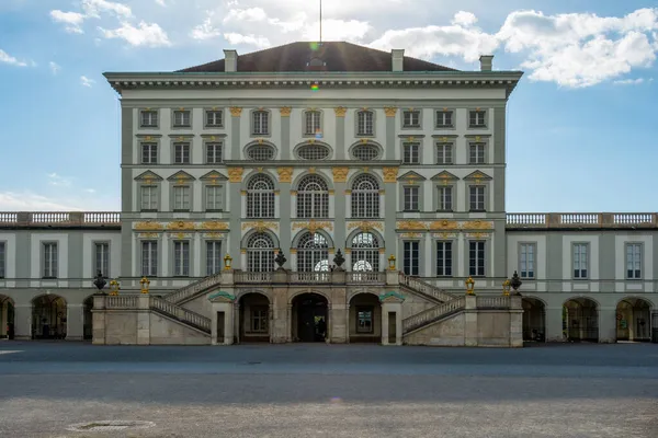 뮌헨에 부르크 Schloss Nymphenburg 부르크 공원은 독일에서 훌륭하고 디자인의 가운데 — 스톡 사진