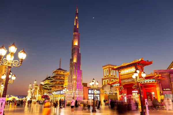 Dubai Vae Global Village Pretpark Nachts Met Verlichte Burj Khalifa — Stockfoto