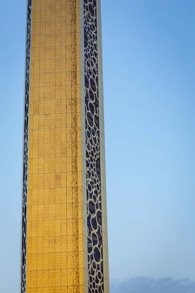 Uae 금세공의 2020 엑스포 디자인 하늘을 배경으로 — 스톡 사진