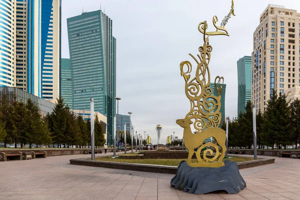 Nur Sultan Astana Kazakstan Juldekoration Nurzhol Boulevard Nur Sultan Skulptur — Stockfoto