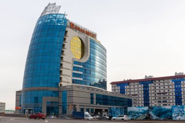 Nur Sultan, Kazakistan, 11.11.21. Jusan Yatırım Şirketi Nur Sultan 'da modern cam bina.