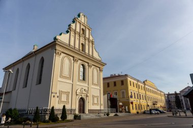 Minsk, Belarus, 04.11.21. Minsk 'teki Kutsal Ruh Ortodoks Kilisesi (eski Basilian Manastırı), Sovyetler Birliği tarafından yıkıldıktan sonra yeniden inşa edilen kiliseyi restore etti..