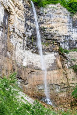 Okatse (Kinchkha) Şelale, Satsikvilo, Kutaisi, Gerogia nehir geçidinde üç adımlı şelale şelalesi.
