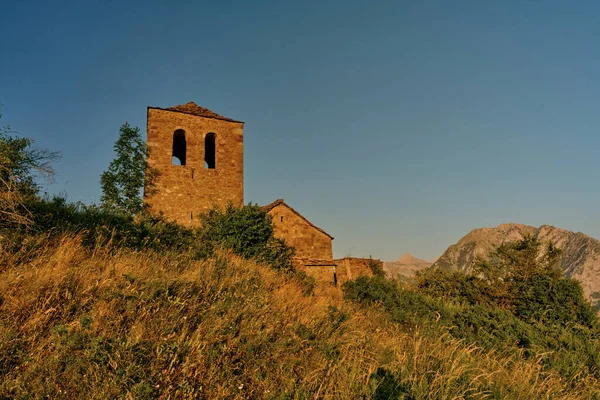 Ortaçağ Kalesinin Harabeleri — Stok fotoğraf