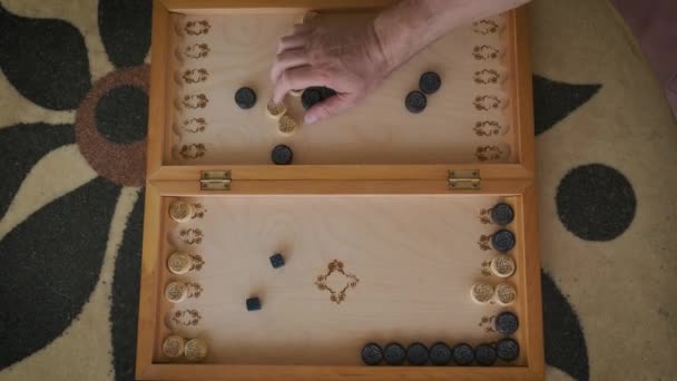 Backgammon Відеодошки Зверху Під Час Гри Хлопчика Чоловіка — стокове відео