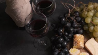 Meyve ve peynirin gecikmiş yaşam kabloları ağır çekim