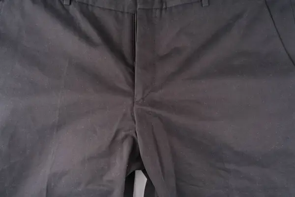 La parte anteriore con la mosca dei vecchi pantaloni neri. Chiudere — Foto Stock
