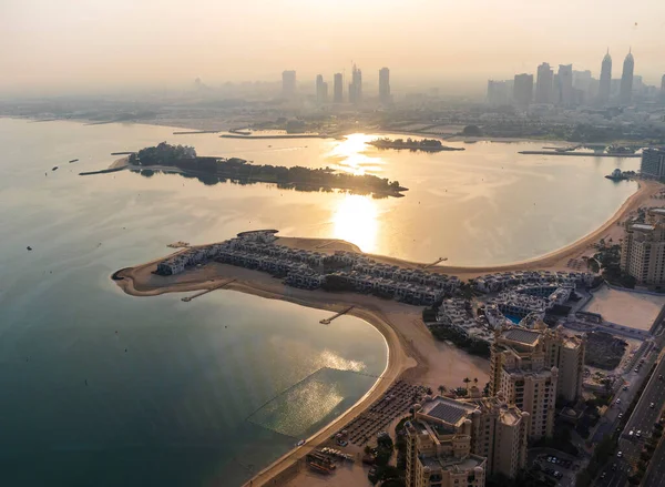 Dubai, BAE - 09.24.2021 The View at The Palm 'dan Areal View.