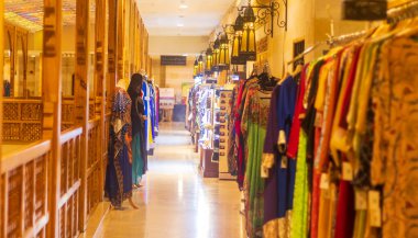 Dubai, BAE - 09.22.2021 Wafi merkezinde geleneksel Arap çorbası