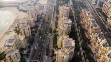 Dubai, BAE - Palm Jumeirah 'ın sabahki gerçek görüntüleri. Kentsel