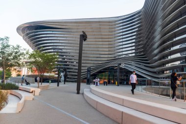 Dubai, BAE - EXPO 2020 'deki hareketlilik köşkünde 10.16.2021 Ziyaretçi