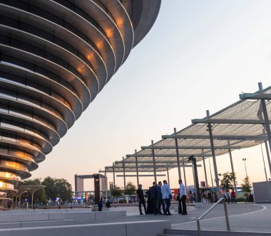 Dubai, BAE - EXPO 2020 'deki hareketlilik köşkünde 10.16.2021 Ziyaretçi