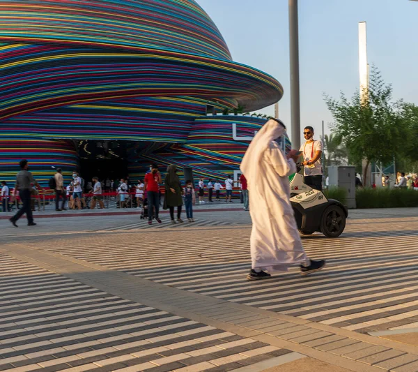 Dubai Oae 2021 Відвідувачі Районі Мобільності Expo 2020 Павільйон Росії — стокове фото