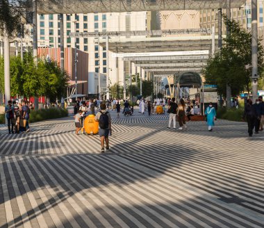 Dubai, BAE - EXPO 2020 taşınabilirlik bölgesinde 10.16.2021 Ziyaretçi