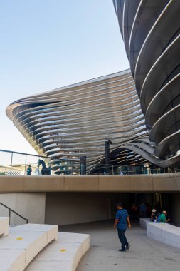 Dubai, BAE - EXPO 2020 'deki hareketlilik köşkünde 10.16.2021 Ziyaretçi