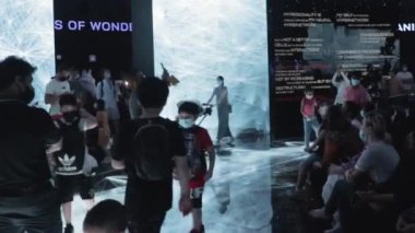 Dubai, BAE - EXPO 2020 'deki Rusya pavyonunda 10.16.2021 Ziyaretçi. Olay