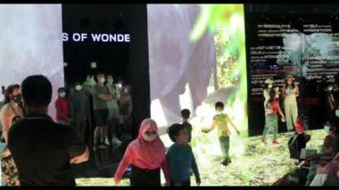 Dubai, BAE - EXPO 2020 'deki Rusya pavyonunda 10.16.2021 Ziyaretçi. Olay