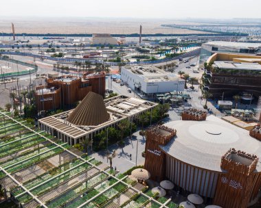 Dubai, BAE - 10.23.2021 EXPO 2020 'deki bazı pavyonların gerçek görüntüsü.