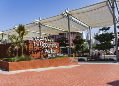 Dubai, BAE - 10.30.2021 EXPO 2020 fırsat köşkü girişi