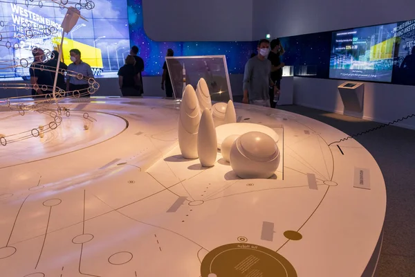 Dubai, BAE - 11.06.2021 ExPO 2020 Opportunity bölgesi. Bir Kazakistan köşkünün içinde.