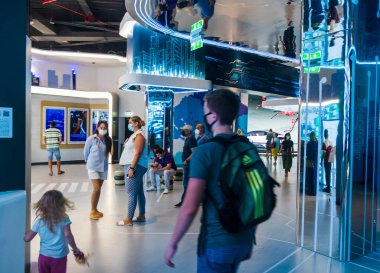 Dubai, BAE - 11.18.2021 ExPO 2020 Opportunity bölgesi. Bir Çin köşkünün içinde