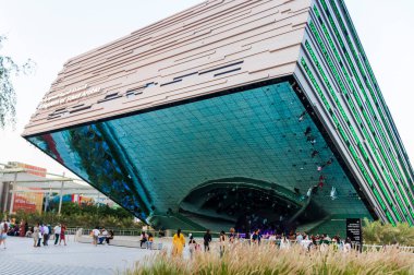 Dubai, BAE - 11.18.2021 ExPO 2020 'nin Opportunity ilçesi. Suudi Arabistan pavyonu