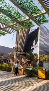 Dubai, BAE - 11.18.2021 ExPO 2020 Opportunity bölgesi. Emirates Havayolları pavyonu